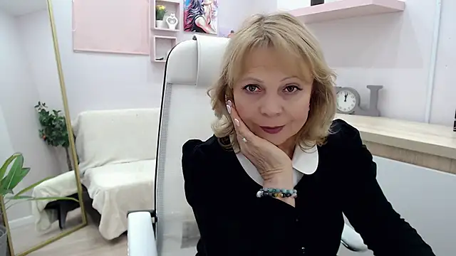 Milla Cutie18 online show from March 3, 9:00 am