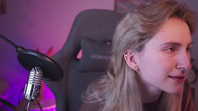 LuxRayi online show from January 13, 5:55 am