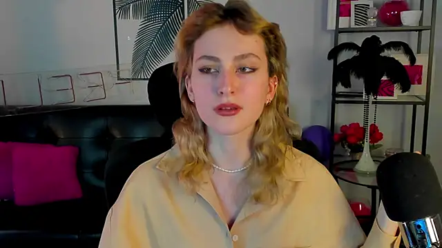 LuxRayi online show from January 25, 6:35 pm