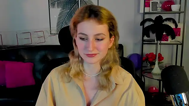 LuxRayi online show from January 25, 9:35 pm