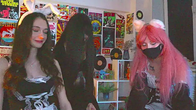 LuxRayi online show from January 30, 6:00 pm