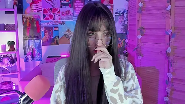 LuxRayi online show from February 7, 5:51 pm