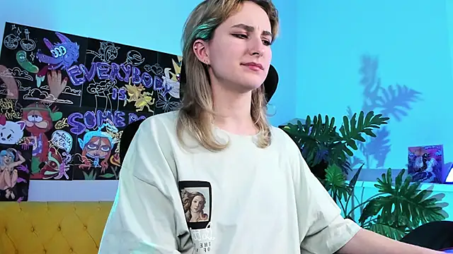 LuxRayi online show from February 18, 12:15 am