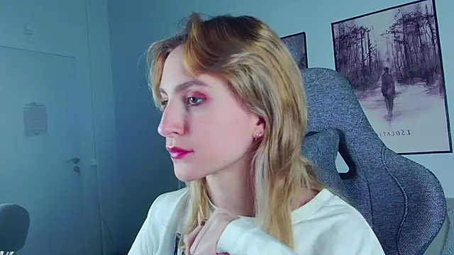 LuxRayi online show from February 22, 6:08 pm