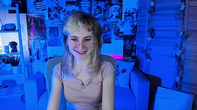 LuxRayi online show from March 12, 6:33 pm