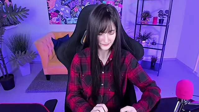 LuxRayi online show from March 13, 8:54 pm