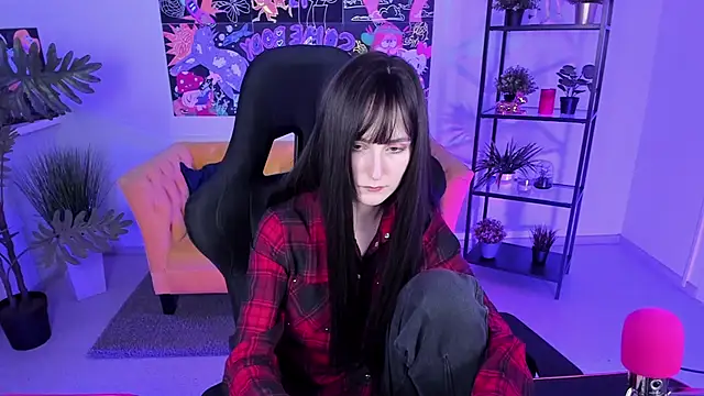 LuxRayi online show from March 14, 12:21 am