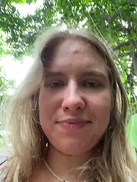 Snapshot of fluffy_bunnyxxx chatting on December 27, 4:26 am fluffy bunnyxxx online show from December 27, 4:26 am