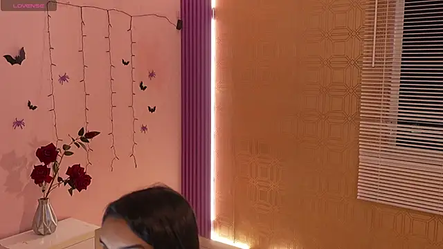 Bella19  online show from October 21, 9:15 pm