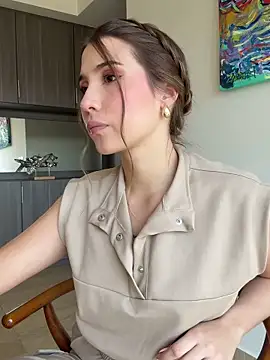 Snapshot of SophieRaily_ chatting on January 27, 8:39 pm SophieRaily online show from January 27, 8:39 pm