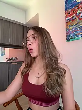 Snapshot of SophieRaily_ chatting on February 11, 11:54 pm SophieRaily online show from February 11, 11:54 pm