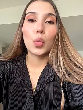 Snapshot of SophieRaily_ chatting on September 10, 7:14 pm SophieRaily online show from September 10, 7:14 pm