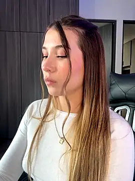 Snapshot of SophieRaily_ chatting on September 16, 7:04 pm SophieRaily online show from September 16, 7:04 pm