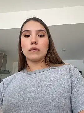 Snapshot of SophieRaily_ chatting on October 2, 6:59 pm SophieRaily online show from October 2, 6:59 pm