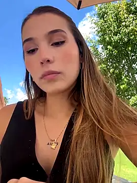 Snapshot of SophieRaily_ chatting on October 22, 6:07 pm SophieRaily online show from October 22, 6:07 pm