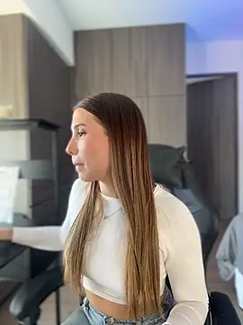 Snapshot of SophieRaily_ chatting on November 6, 6:42 pm SophieRaily online show from November 6, 6:42 pm