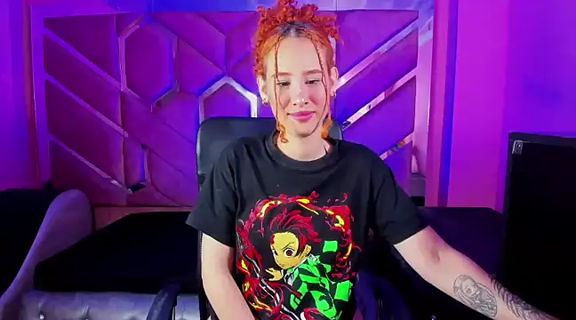 Snapshot of Nami_Curls chatting on February 16, 1:16 pm Nami Curls online show from February 16, 1:16 pm