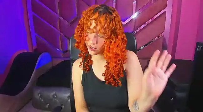 Snapshot of Nami_Curls chatting on February 20, 1:19 pm Nami Curls online show from February 20, 1:19 pm