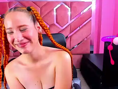 Snapshot of Nami_Curls chatting on February 28, 7:46 pm Nami Curls online show from February 28, 7:46 pm