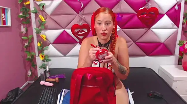 Snapshot of Nami_Curls chatting on March 20, 5:46 am Nami Curls online show from March 20, 5:46 am