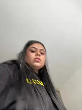 alissonfernandez  online show from February 1, 10:23 pm