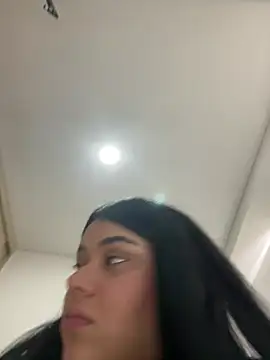 alissonfernandez  online show from February 12, 3:38 pm