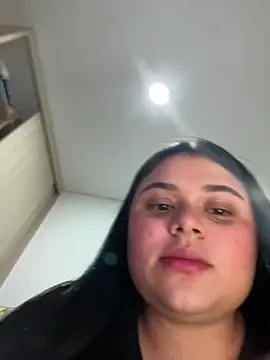 alissonfernandez  online show from February 16, 1:14 am