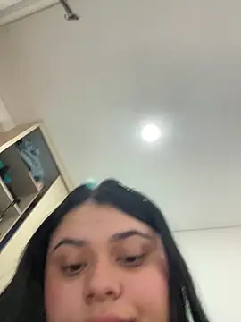 alissonfernandez  online show from March 5, 1:28 pm