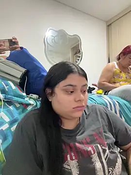 alissonfernandez  online show from March 22, 2:27 am