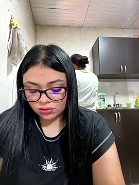 alissonfernandez  online show from September 13, 6:40 pm