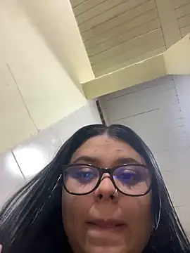 alissonfernandez  online show from October 14, 10:27 am