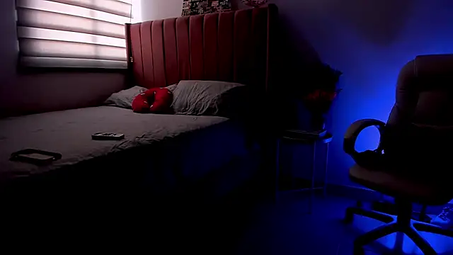 Ninamirley online show from December 16, 8:05 pm