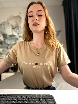  AngelMoon  online show from September 16, 4:02 am