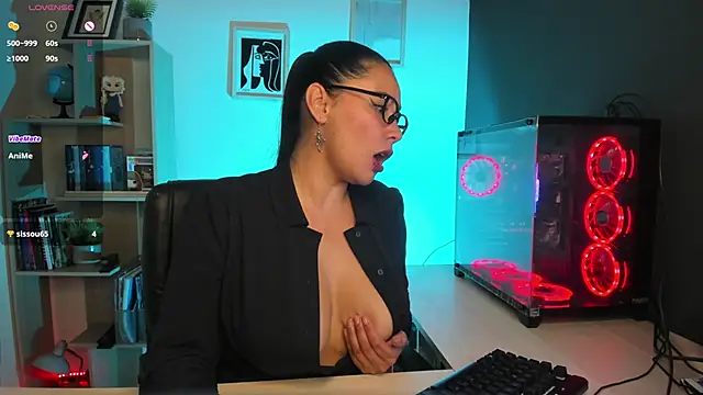 Snapshot of Sue_Wolls chatting on January 15, 12:41 am Sue Wolls online show from January 15, 12:41 am