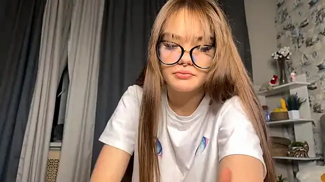 Snapshot of BlissDodd chatting on October 1, 6:47 pm BlissDodd online show from October 1, 6:47 pm