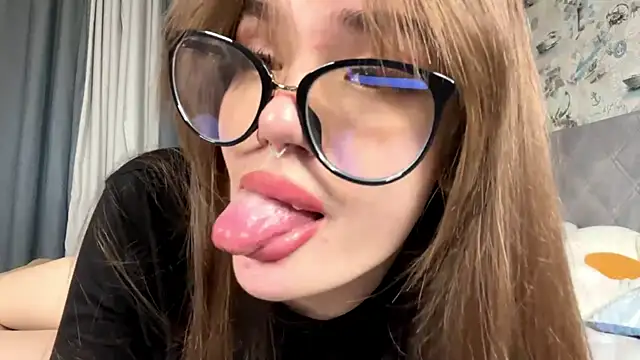 Snapshot of BlissDodd chatting on October 13, 6:41 pm BlissDodd online show from October 13, 6:41 pm