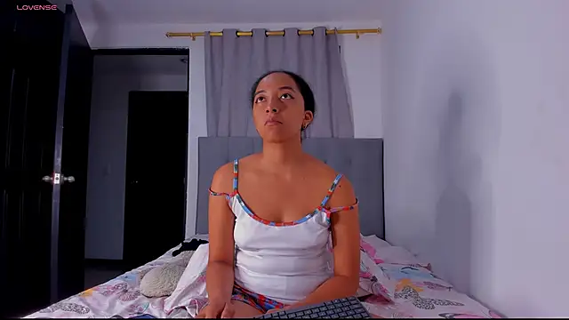 Snapshot of NAHOMI_MILLER chatting on March 7, 4:35 am NAHOMI MILLER online show from March 7, 4:35 am