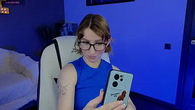 AliceBYKiss online show from March 14, 12:29 pm