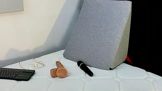 cutehanna1 online show from October 7, 3:36 am