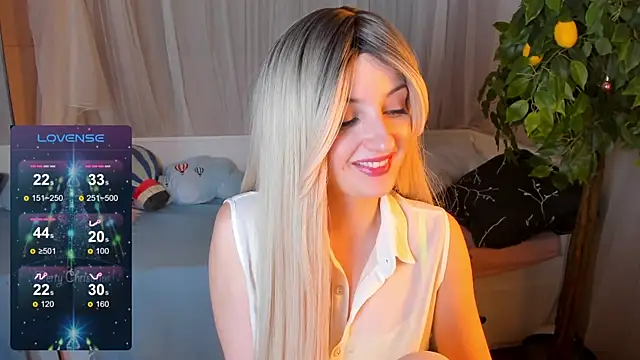 Snapshot of Katty_Lights chatting on January 4, 11:11 am Katty Lights online show from January 4, 11:11 am