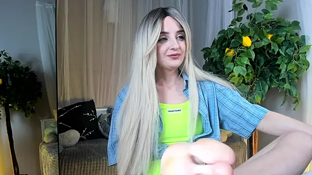 Snapshot of Katty_Lights chatting on January 27, 5:37 pm Katty Lights online show from January 27, 5:37 pm