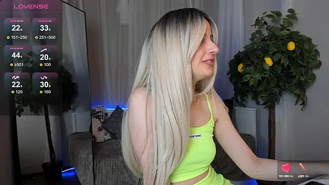 Snapshot of Katty_Lights chatting on February 28, 4:31 pm Katty Lights online show from February 28, 4:31 pm