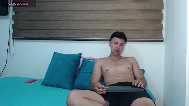 AshleyandTyler online show from January 23, 12:14 am