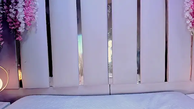 Parismorelli1 online show from October 7, 5:59 am