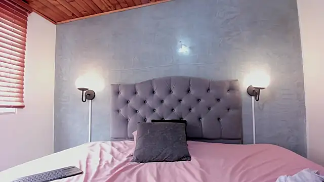 MeridaLane online show from February 15, 3:50 pm