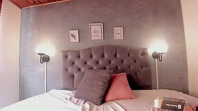 MeridaLane online show from February 18, 3:54 pm