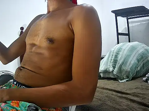 SkinnyLatinMan online show from November 1, 2:13 am