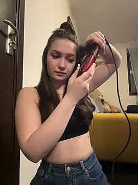 Snapshot of VixenAmour chatting on January 25, 12:38 am VixenAmour online show from January 25, 12:38 am