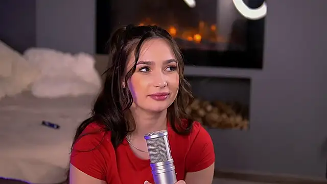 Snapshot of VixenAmour chatting on February 7, 1:58 am VixenAmour online show from February 7, 1:58 am