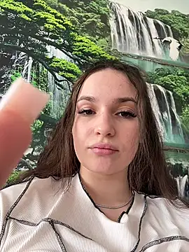 Snapshot of VixenAmour chatting on March 2, 9:32 pm VixenAmour online show from March 2, 9:32 pm